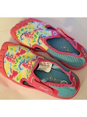 Girls Newitz 9/10 Pink Tie-Dye Swim Water Shoes Bumper Toes Vibrant Color Summer